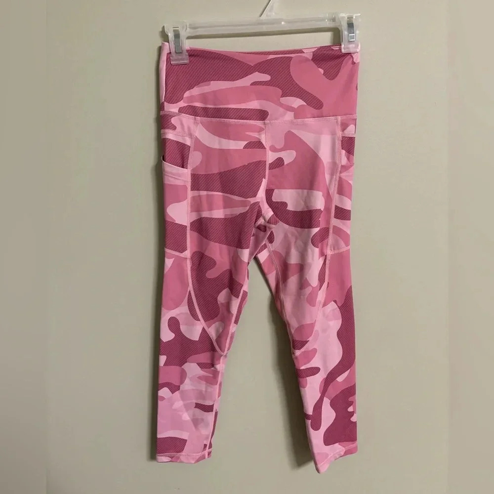 Zyia Active Pink Camo Light n Tight Crop Pocket Leggings Women’s Size 4 Flaw